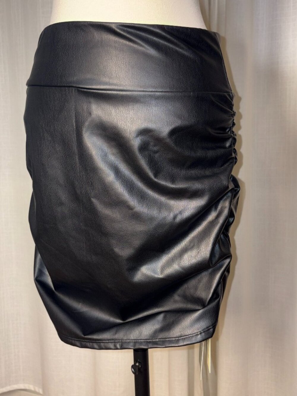 NWT Halara Faux Leather Sinched Mini Skirt With Bik Short Built-in!